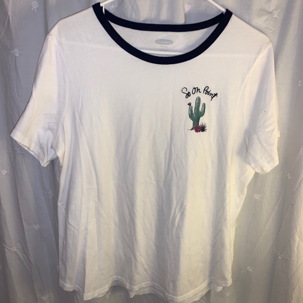 "so on point" white graphic tee.